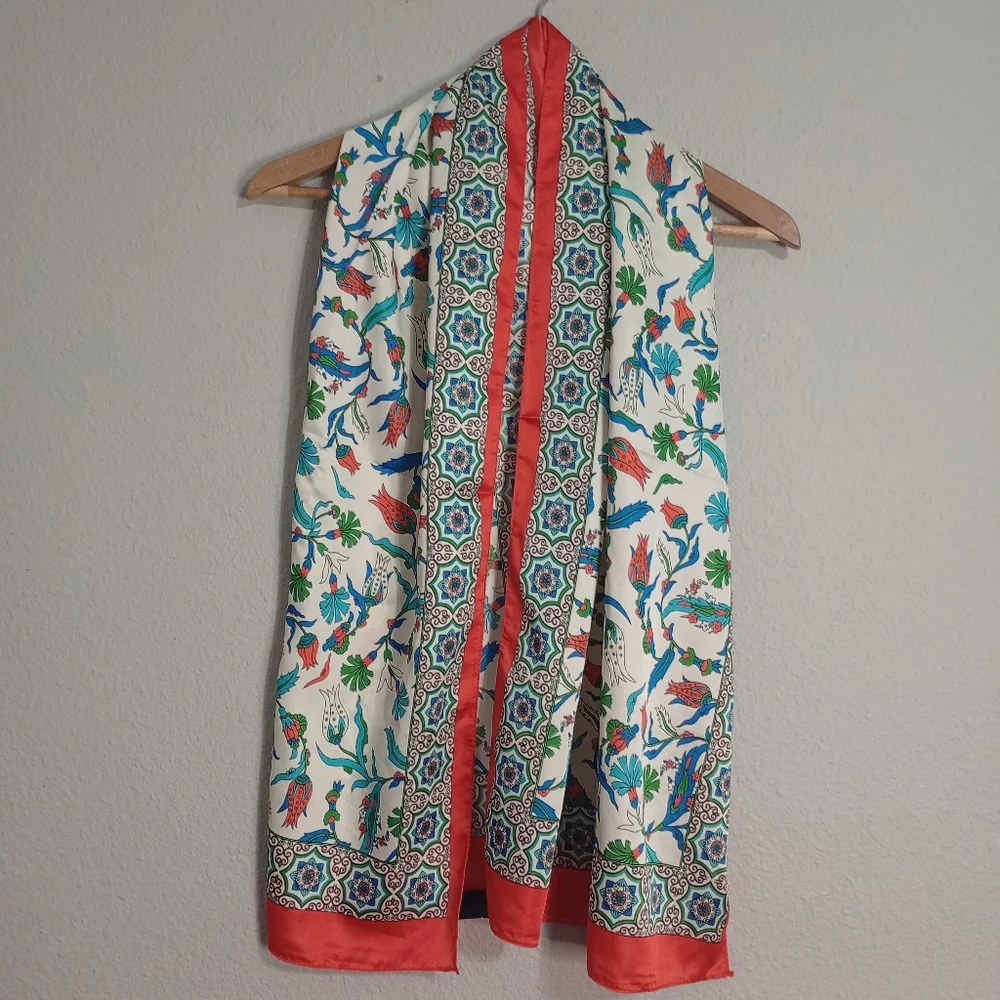 N/A arts ottoman